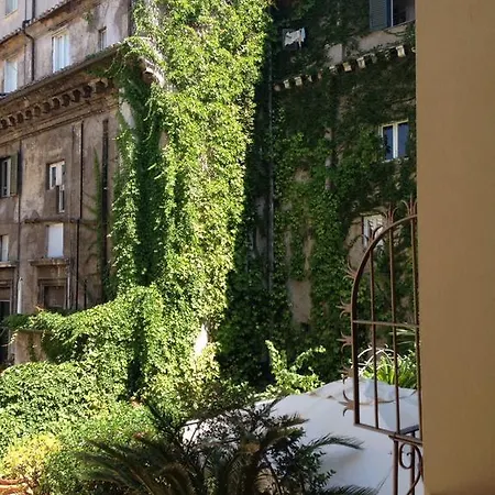 Domus Celentano Holiday home *